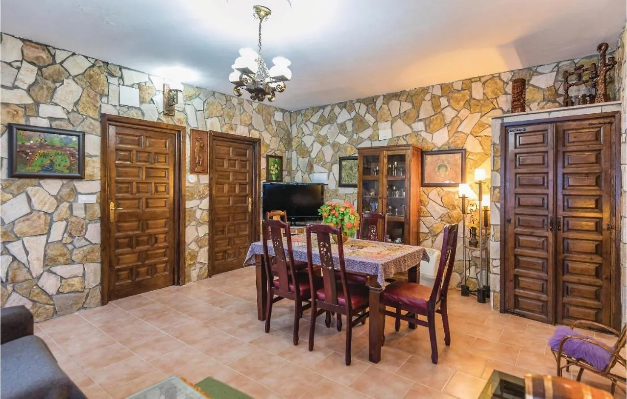 2 Bedroom Nice Home In Puig Ventos Mont Barbat