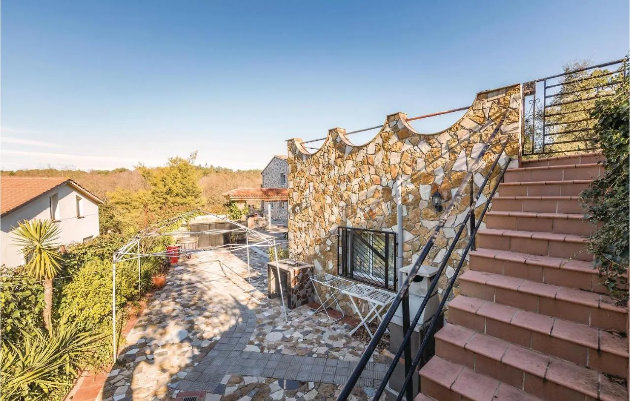 2 Bedroom Nice Home In Puig Ventos Mont Barbat Holiday home