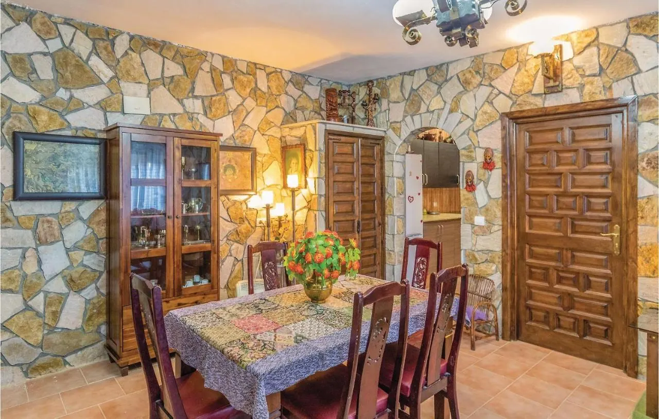 2 Bedroom Nice Home In Puig Ventos Mont Barbat