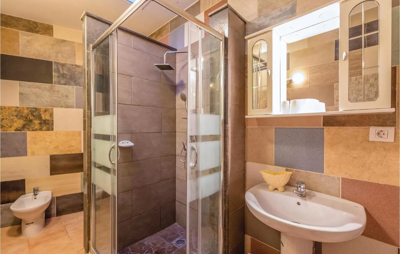 2 Bedroom Nice Home In Puig Ventos Mont Barbat
